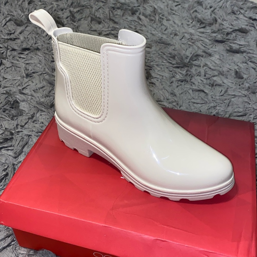 Rain boot